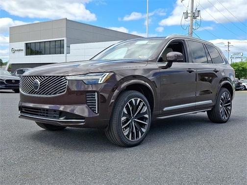 2025 Volvo XC90 B5 Core