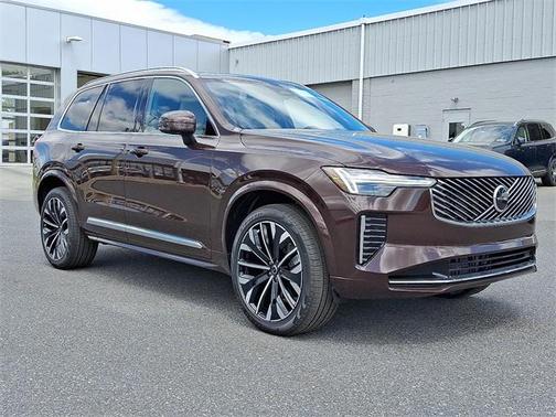 2025 Volvo XC90 B5 Core