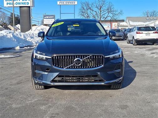 2023 Volvo XC60 B6 Ultimate Bright Theme