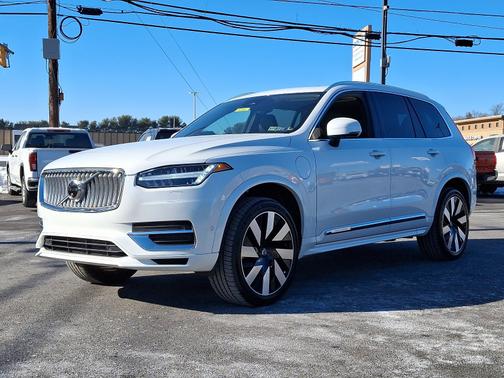 2023 Volvo XC90 Recharge Plug-In Hybrid Ultimate 6-Seater