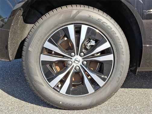2025 Volvo XC60 Plug-In Hybrid T8 Core