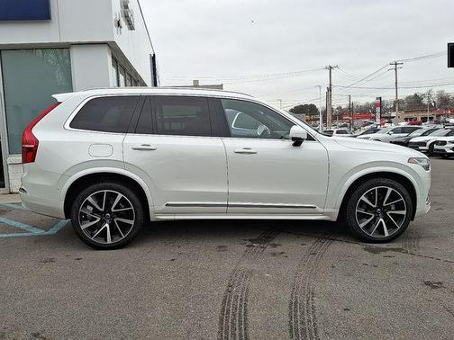 2024 Volvo XC90 B5 Plus Bright Theme