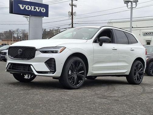 2026 Volvo XC60 B5 Ultra Black Edition