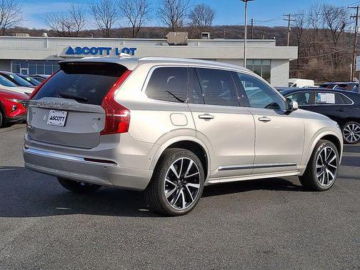 2023 Volvo XC90 B6 Plus 7-Seater