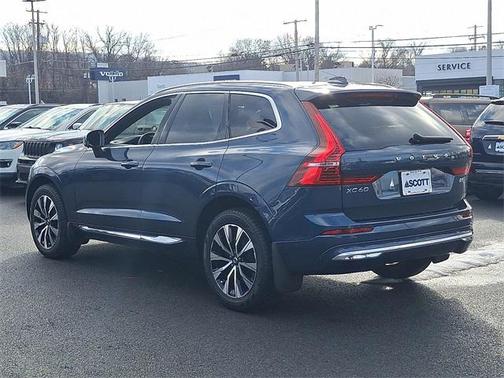 2023 Volvo XC60 B5 Plus Bright Theme