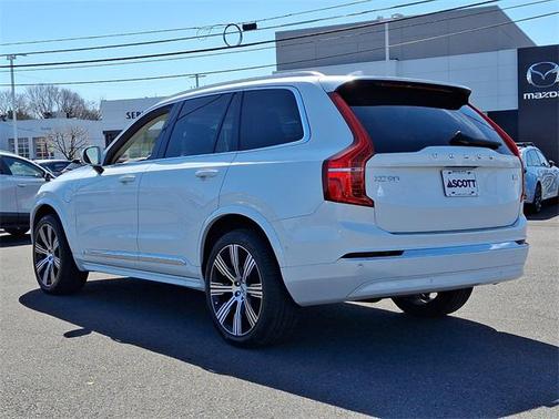 2023 Volvo XC90 Recharge Plug-In Hybrid T8 Plus 6-Seater
