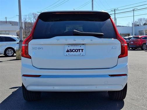 2023 Volvo XC90 Recharge Plug-In Hybrid T8 Plus 6-Seater