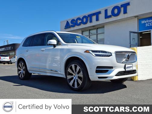 2023 Volvo XC90 Recharge Plug-In Hybrid Plus 6-Seater