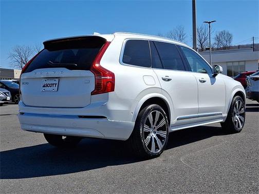 2023 Volvo XC90 Recharge Plug-In Hybrid T8 Plus 6-Seater