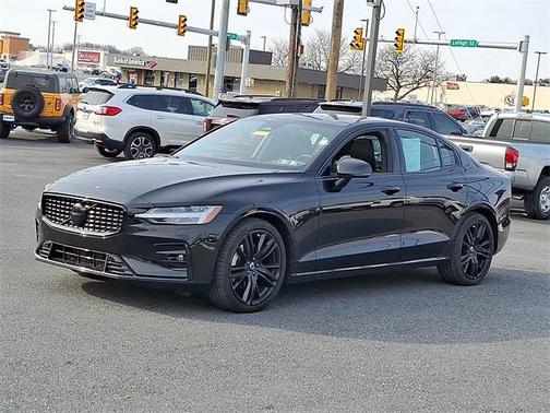 2023 Volvo S60 B5 Plus Black Edition