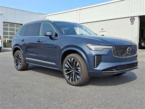 2025 Volvo XC90 B5 Plus 6-Seater