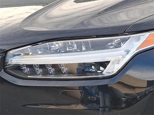 2022 Volvo XC90 T6 Inscription