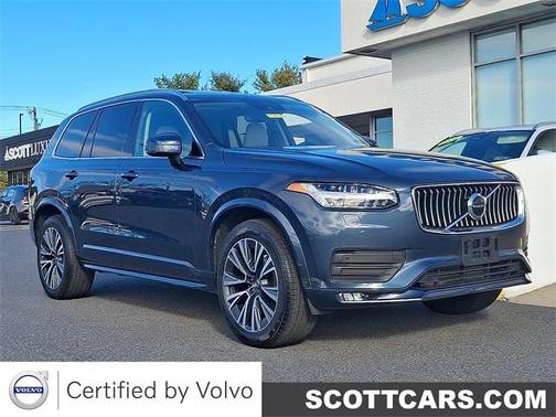 2022 Volvo XC90 T6 Momentum