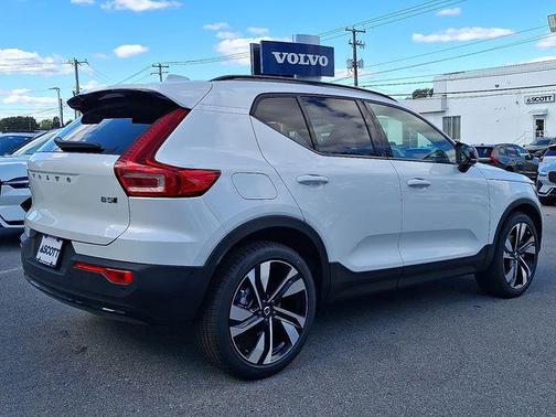 2026 Volvo XC40 B5 Ultra