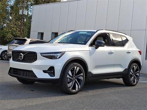 2026 Volvo XC40 B5 Ultra