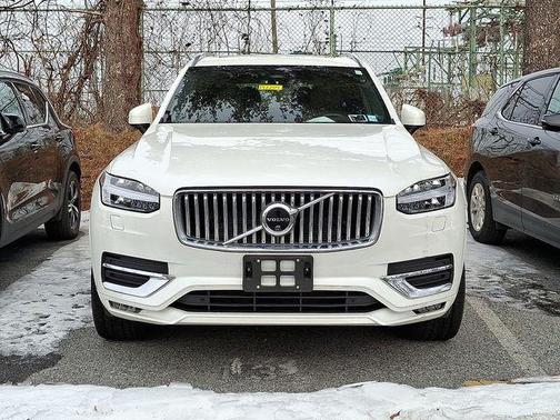 2024 Volvo XC90 B6 Plus Bright Theme 7-Seater