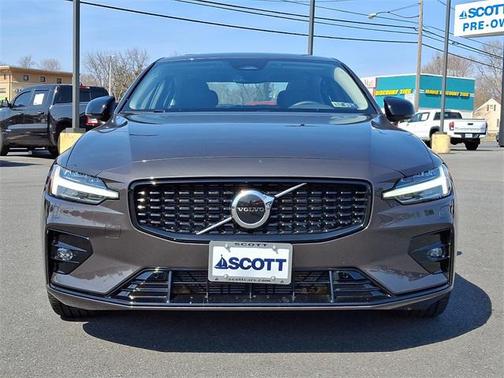 2025 Volvo S60 B5 Core