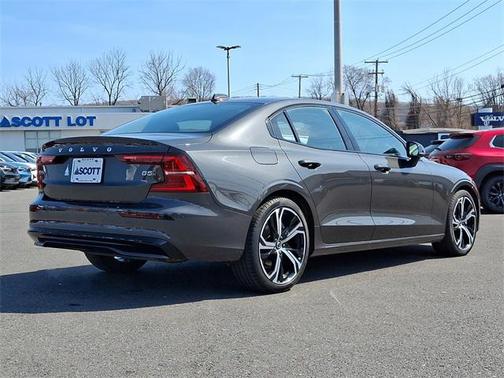 2025 Volvo S60 B5 Core