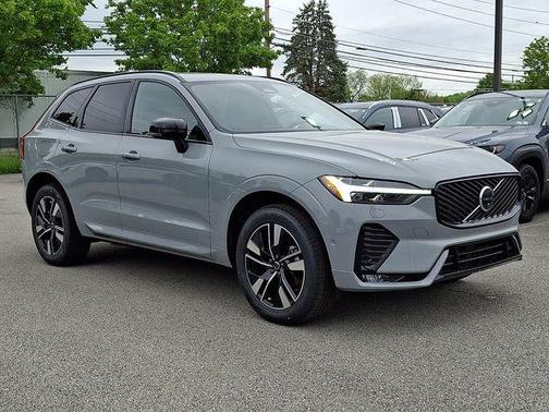 Vapour Grey Metallic 2026 Volvo XC60 B5 Plus