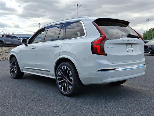 2025 Volvo XC90 Plug-In Hybrid T8 Ultra 7-Seater
