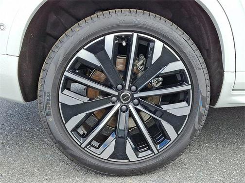 2025 Volvo XC90 Plug-In Hybrid T8 Ultra 7-Seater