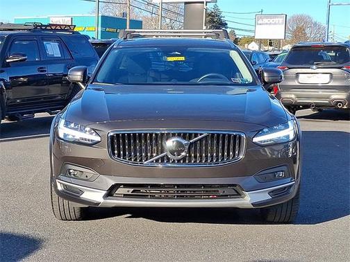2022 Volvo V90 Cross Country B6