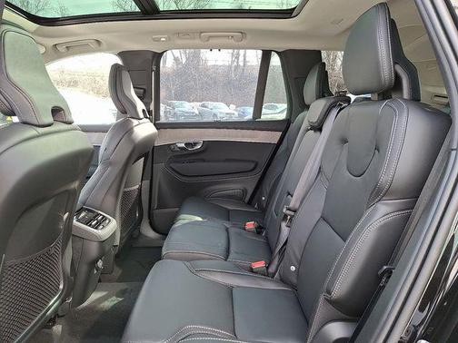 2026 Volvo XC90 Ultra Dark Theme, B6 AWD Gas (mild hybrid), Gasoline, 7 Seats