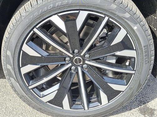 2026 Volvo XC90 Ultra Dark Theme, B6 AWD Gas (mild hybrid), Gasoline, 7 Seats