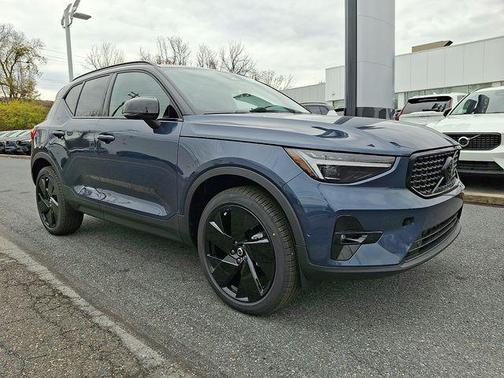 2026 Volvo XC40 B5 Ultra Black Edition