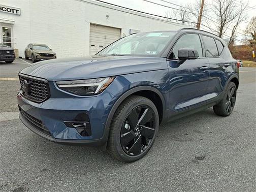 2026 Volvo XC40 B5 Ultra Black Edition