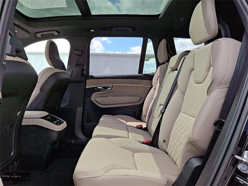 2025 Volvo XC90 B6 Plus 7-Seater