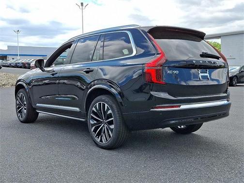 2025 Volvo XC90 B6 Plus 7-Seater