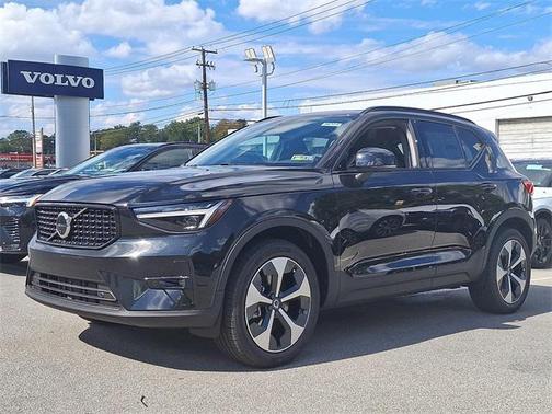 2026 Volvo XC40 B5 Plus