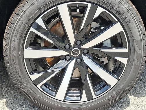 2026 Volvo XC90 B5 Core