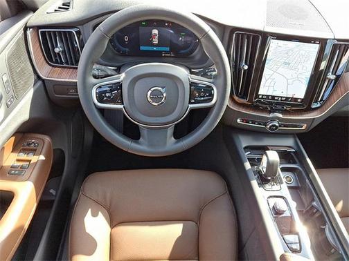 2025 Volvo XC60 Plug-In Hybrid T8 Plus