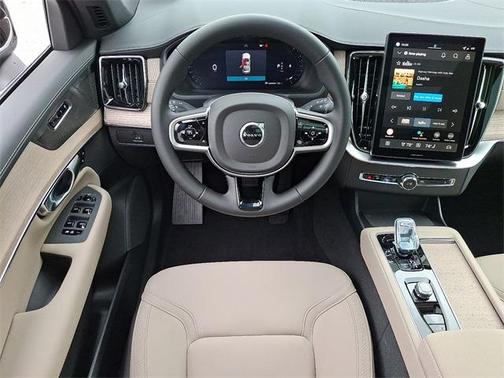 2026 Volvo XC90 B5 Plus 7-Seater