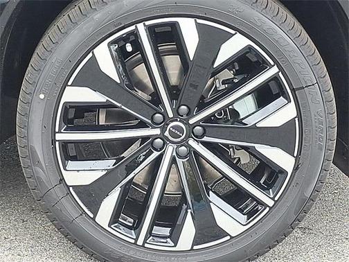 2026 Volvo XC90 B5 Plus 7-Seater