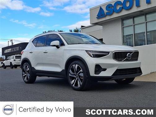 2024 Volvo XC40 B5 Ultimate Bright Theme
