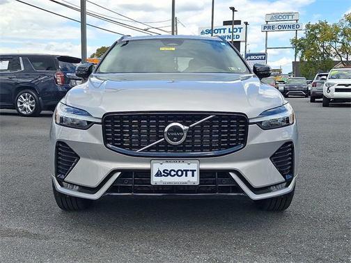 2025 Volvo XC60 B5 Plus