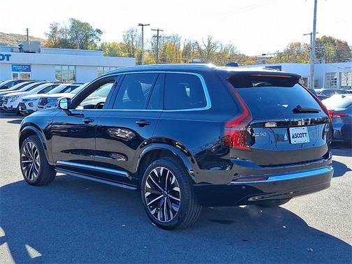 2025 Volvo XC90 B6 Plus 7-Seater