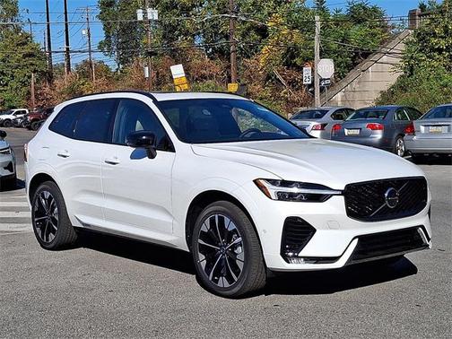 2026 Volvo XC60 B5 Plus
