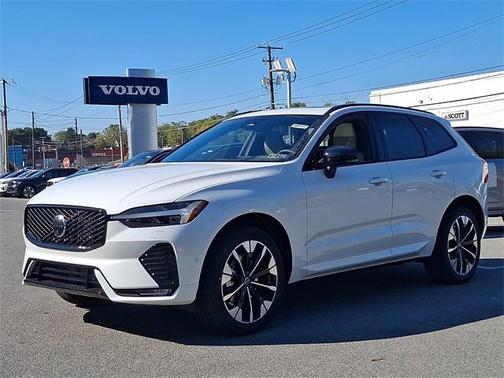 2026 Volvo XC60 B5 Plus