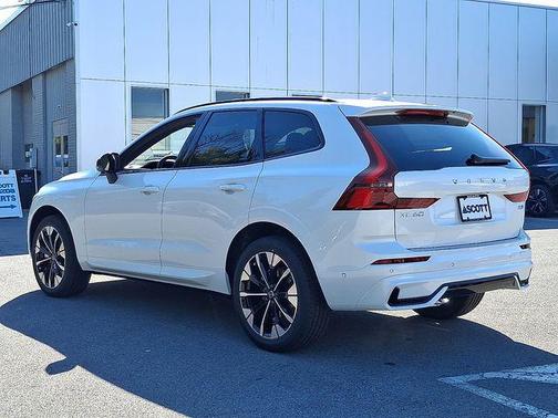 2026 Volvo XC60 B5 Plus