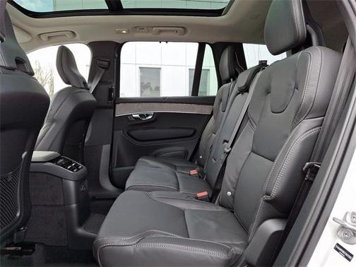 2025 Volvo XC90 Plug-In Hybrid T8 Ultra 7-Seater
