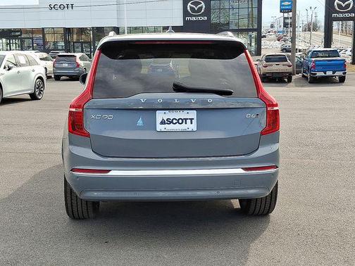 2023 Volvo XC90 B6 Plus 7-Seater