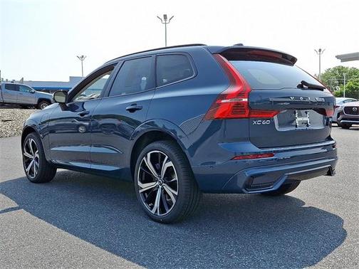 2025 Volvo XC60 Plug-In Hybrid T8 Ultra