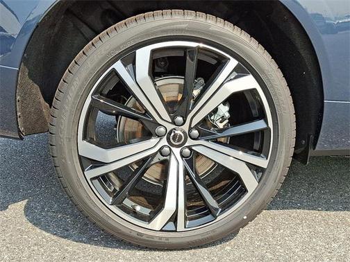 2025 Volvo XC60 Plug-In Hybrid T8 Ultra