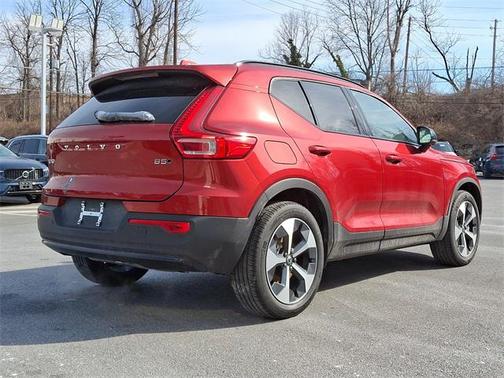 2025 Volvo XC40 Plus Dark Theme