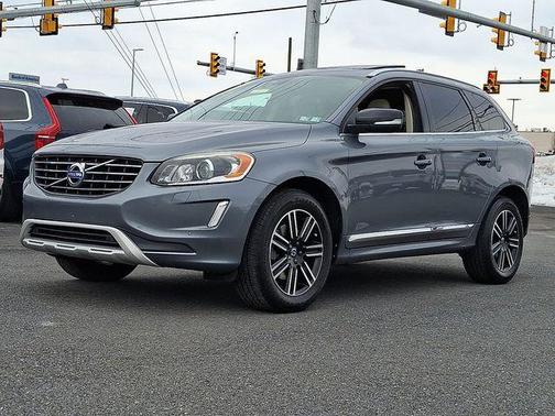 2017 Volvo XC60 T5 Dynamic