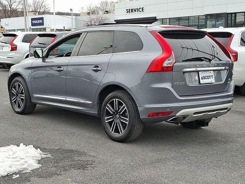 2017 Volvo XC60 T5 Dynamic
